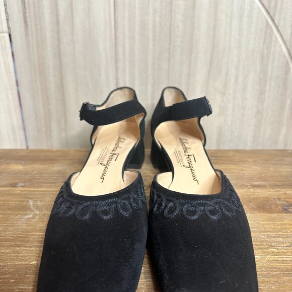 Salvatore Ferragamo Black Suede Square Close Toed Vintage Coquette Block Heels 9 - Picture 2 of 8